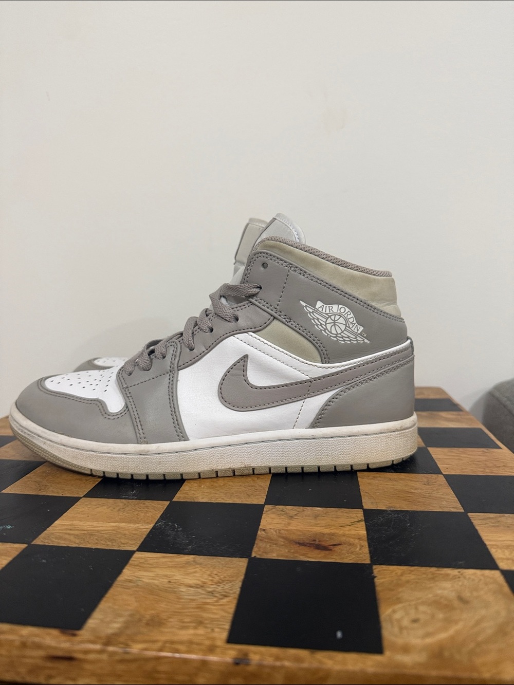 Nike Air Jordan 1 Mid Light Smoke Grey Sneakers Gray & White US 8.5